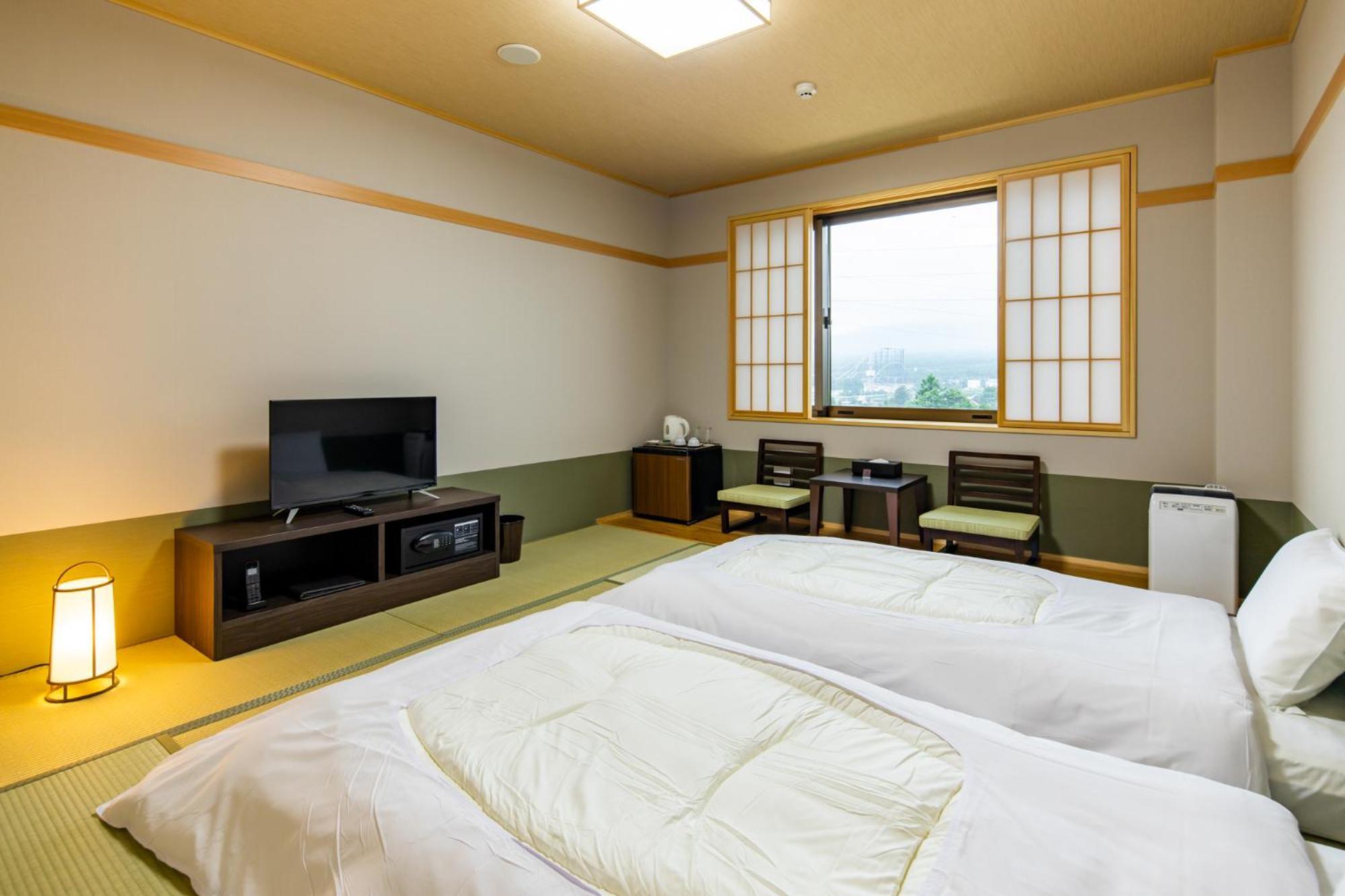 Fujikawaguchiko Resort Hotel Bagian luar foto