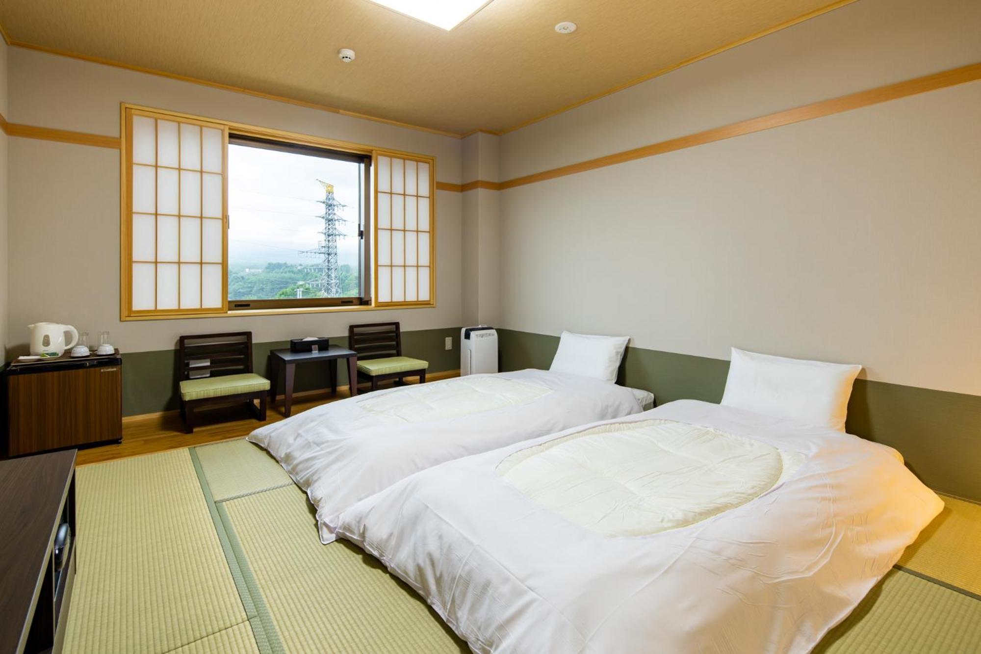 Fujikawaguchiko Resort Hotel Bagian luar foto